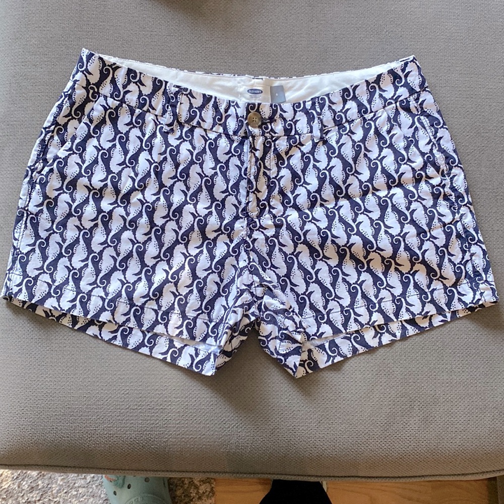 Seahorse print shorts